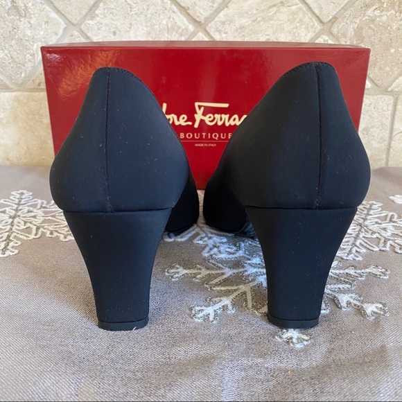 SALVATORE FERRAGAMO Black Pumps NARROW - Picture 8 of 16